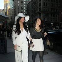 Kim Kardashian and Kourtney Kardashian walking in Manhattan - Photos | Picture 96858